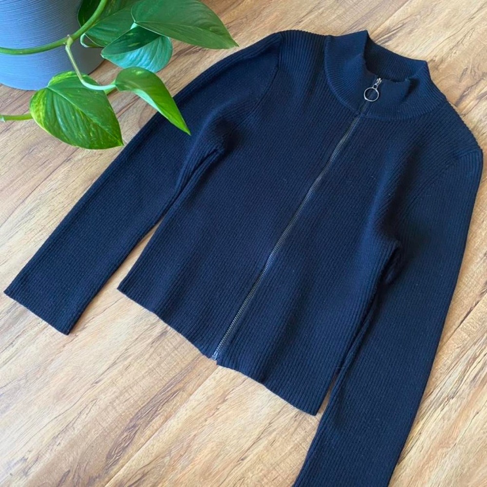 Ribbed Long Sleeve Zip-up Cropped Top